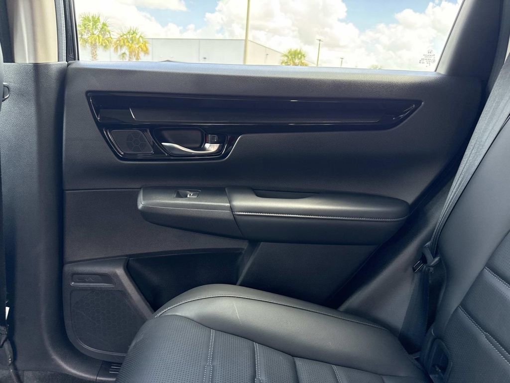 Used 2025 Honda CR-V EX-L image 17