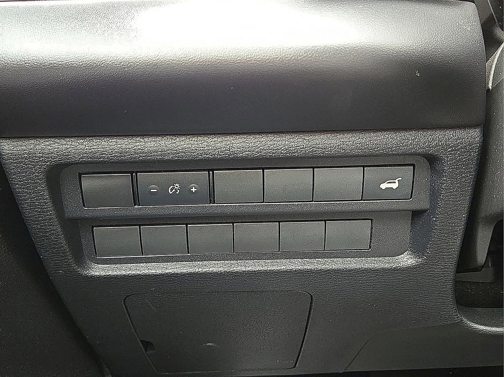 Used 2023 Mitsubishi Outlander SE image 23