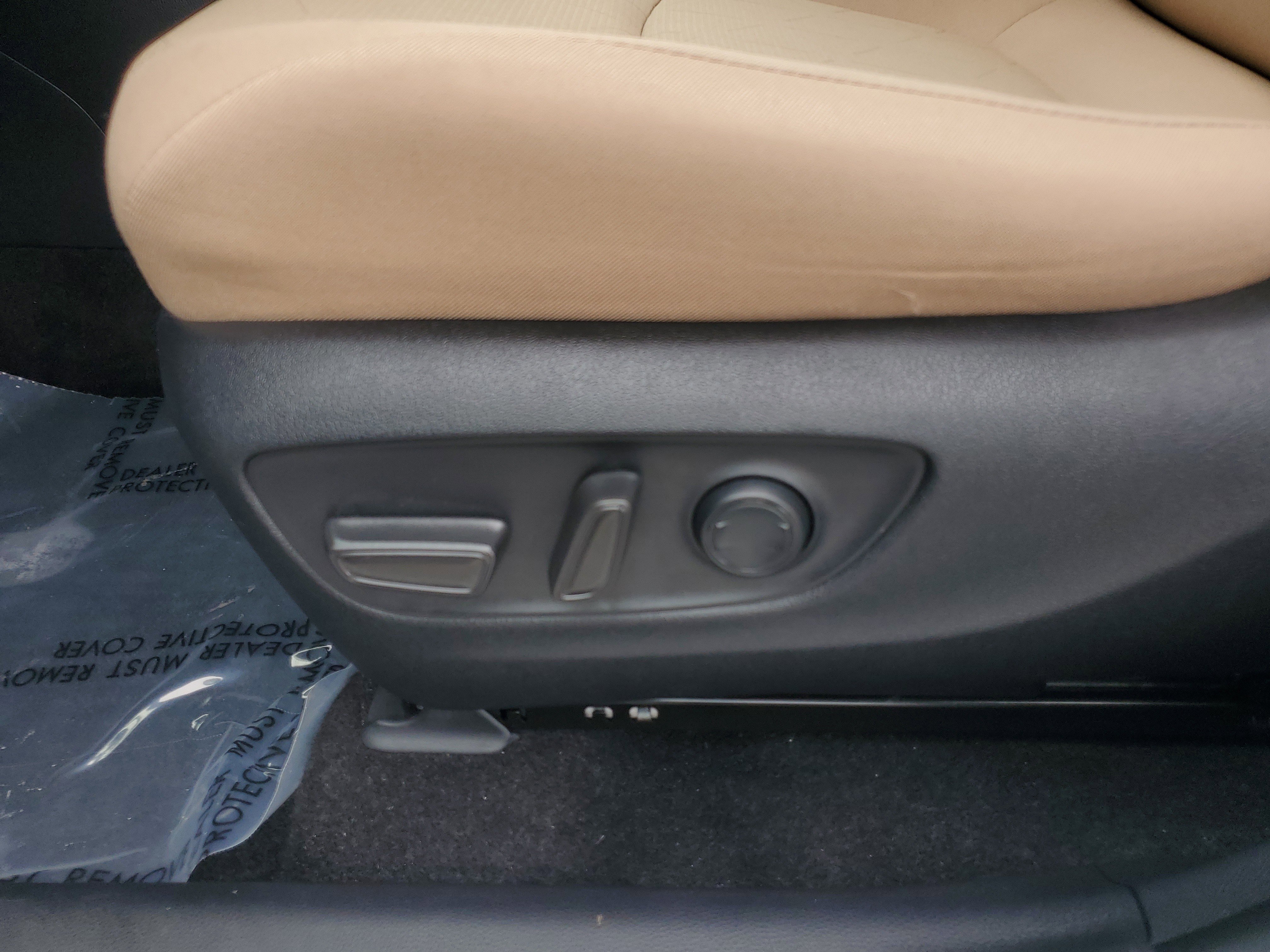 Used 2022 Toyota RAV4 XLE w/ Convenience Package image 13