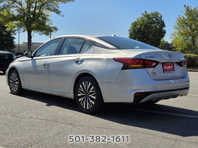 Used 2023 Nissan Altima 2.5 SV FWD image 3
