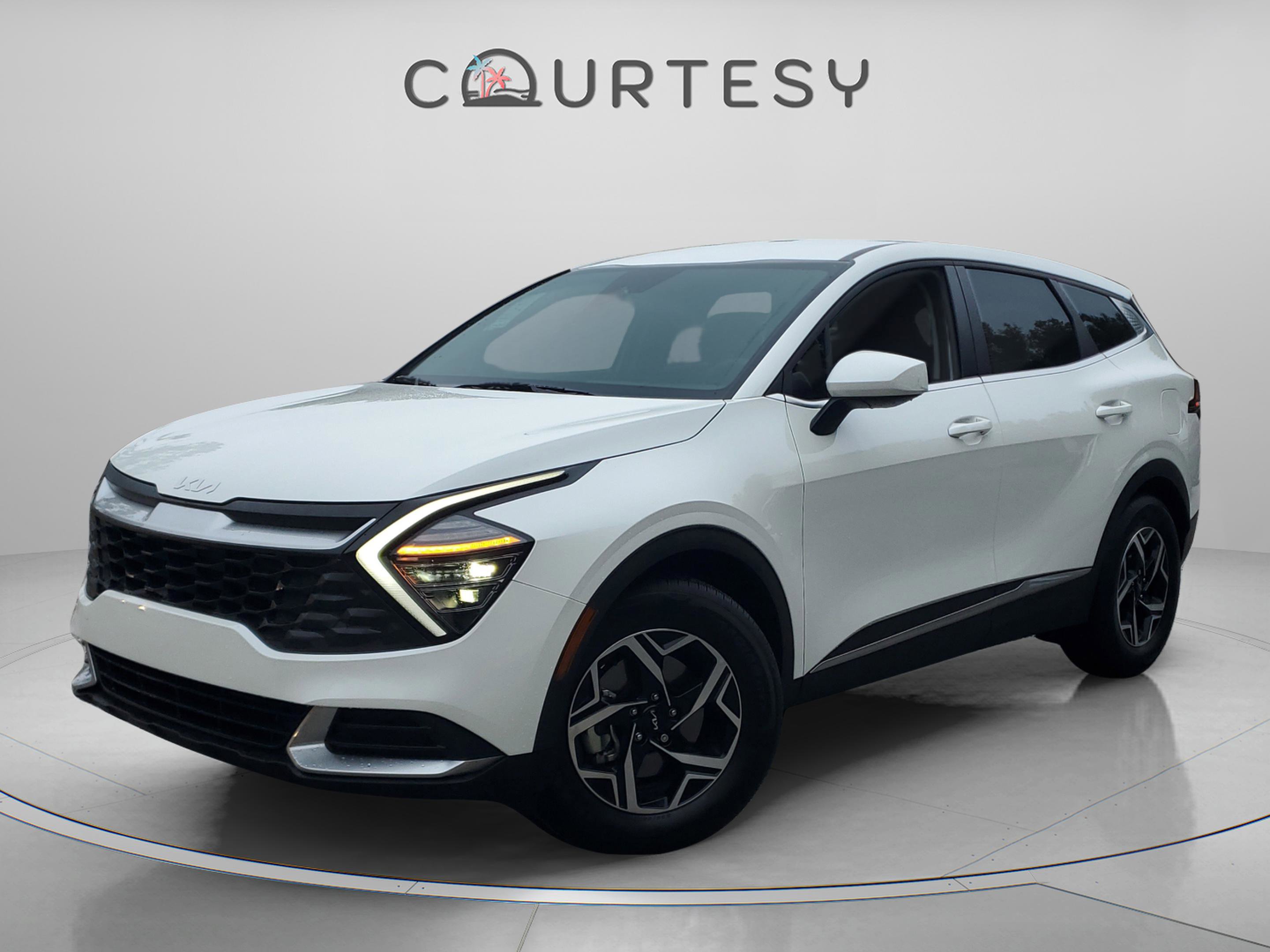 Certified 2025 Kia Sportage LX image 1