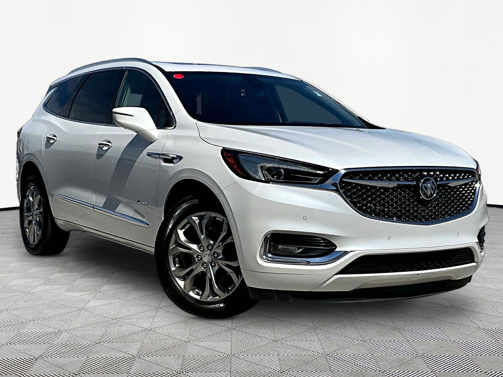 Used 2020 Buick Enclave Avenir w/ Avenir Technology Package AWD/4WD image 3