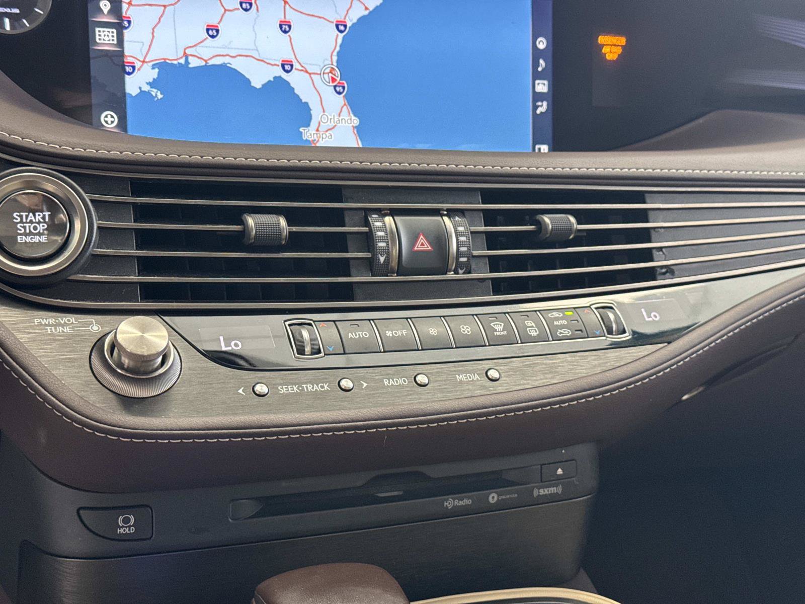 Used 2020 Lexus LS 500 w/ Accessory Package (Z1) RWD image 18
