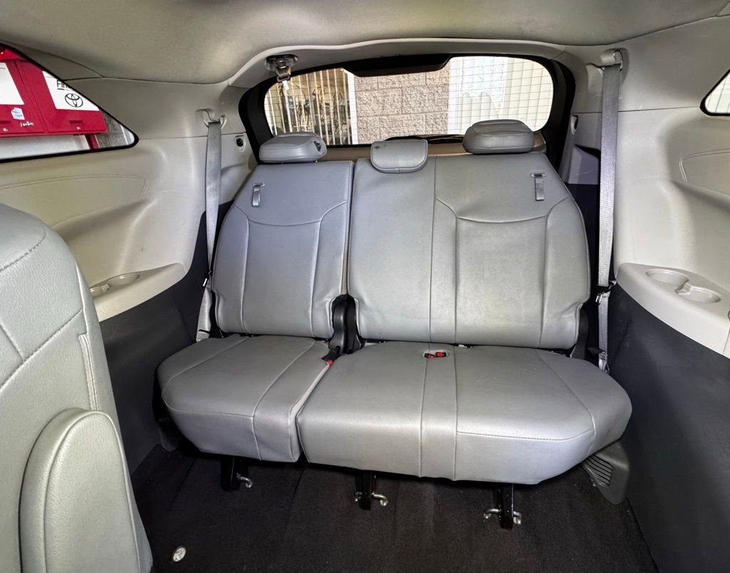 Used 2024 Toyota Sienna XLE image 49