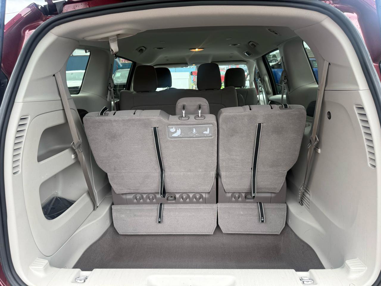 Used 2018 Chrysler Pacifica L FWD image 32