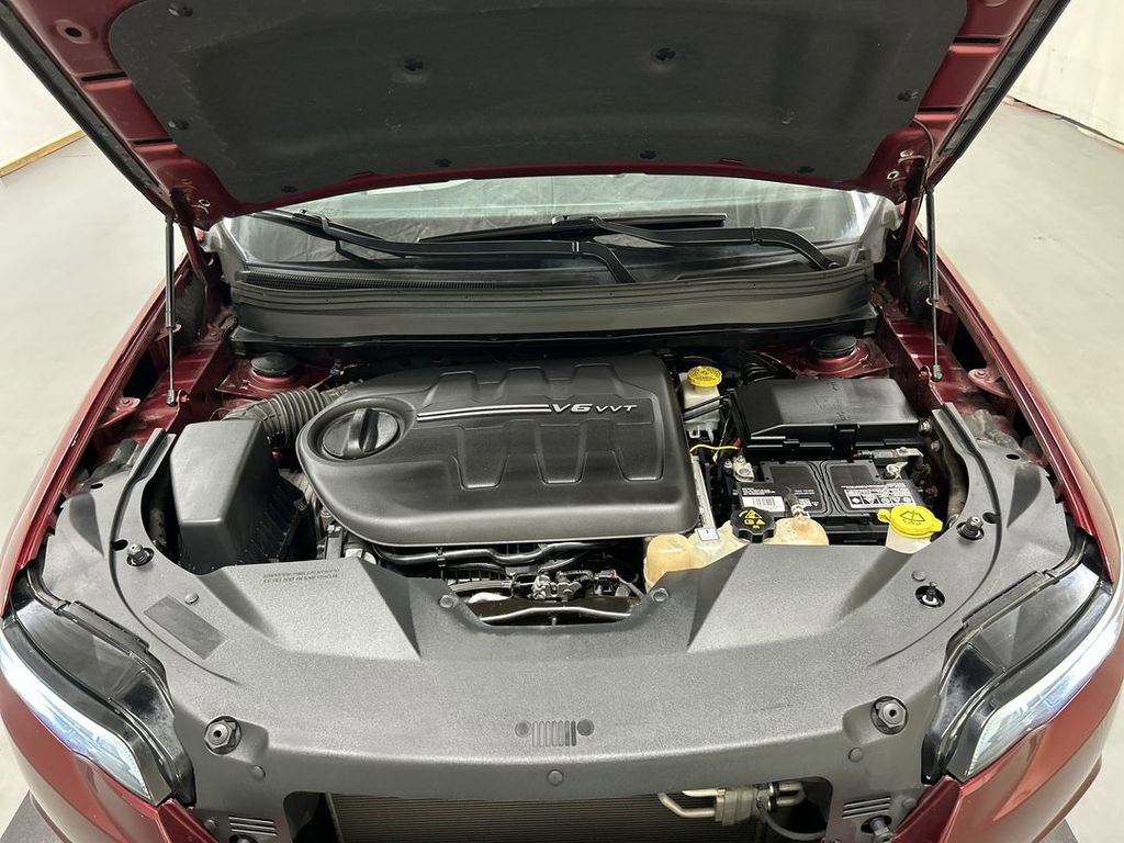 Used 2019 Jeep Cherokee Limited image 25