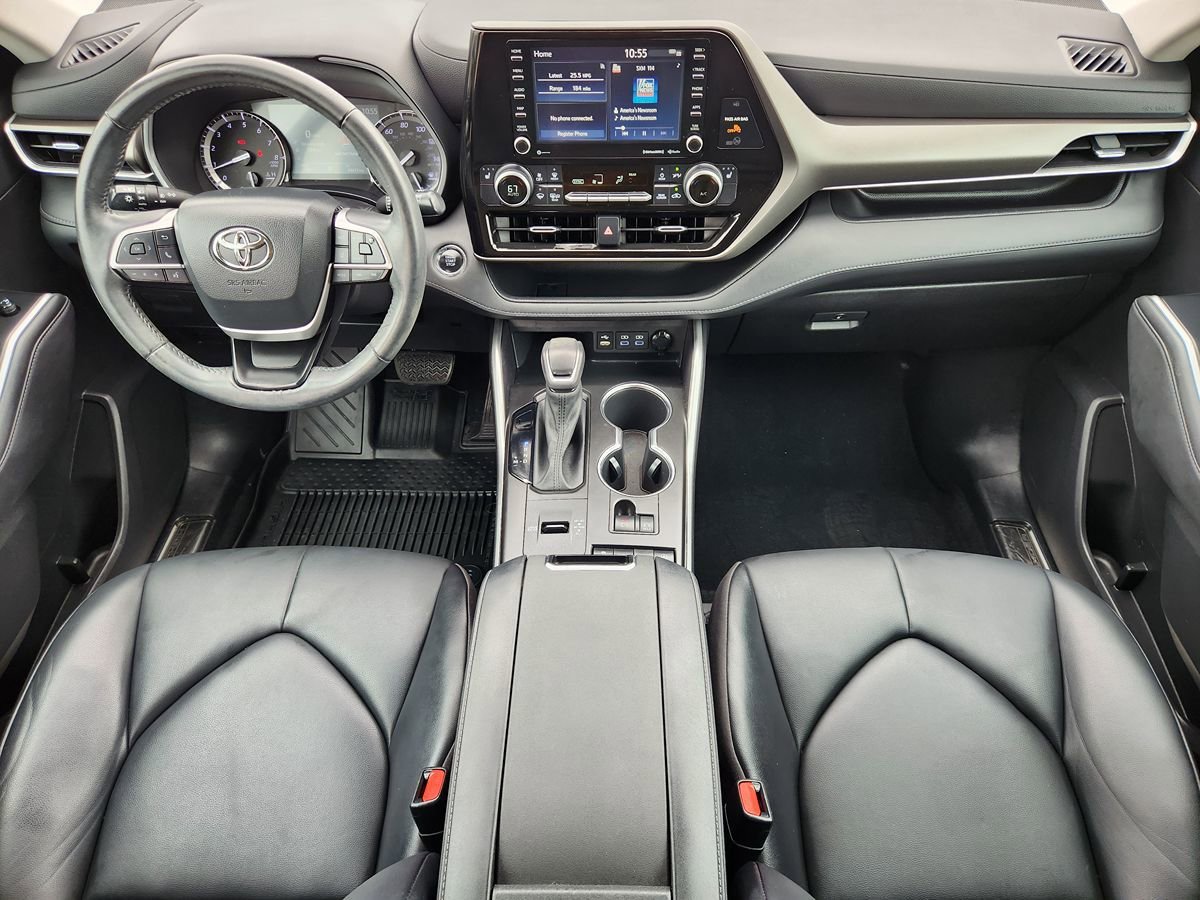 Used 2022 Toyota Highlander XLE FWD image 34