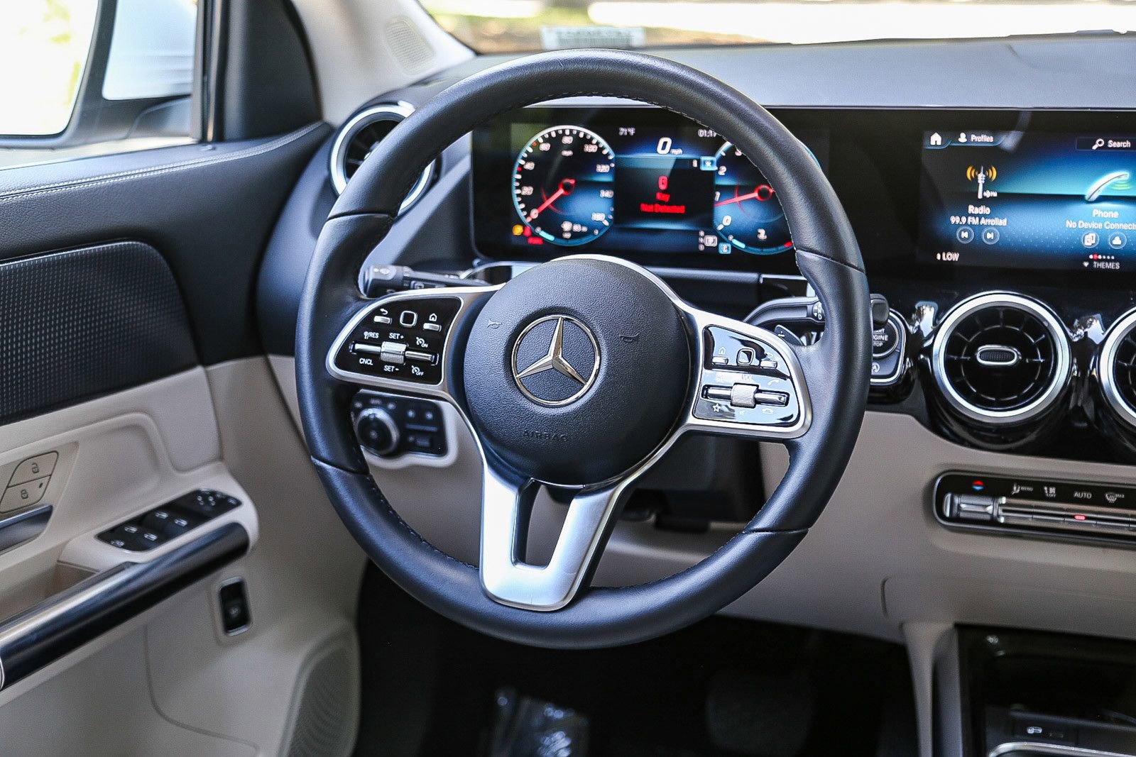 Used 2022 Mercedes-Benz GLA 250 4MATIC image 13