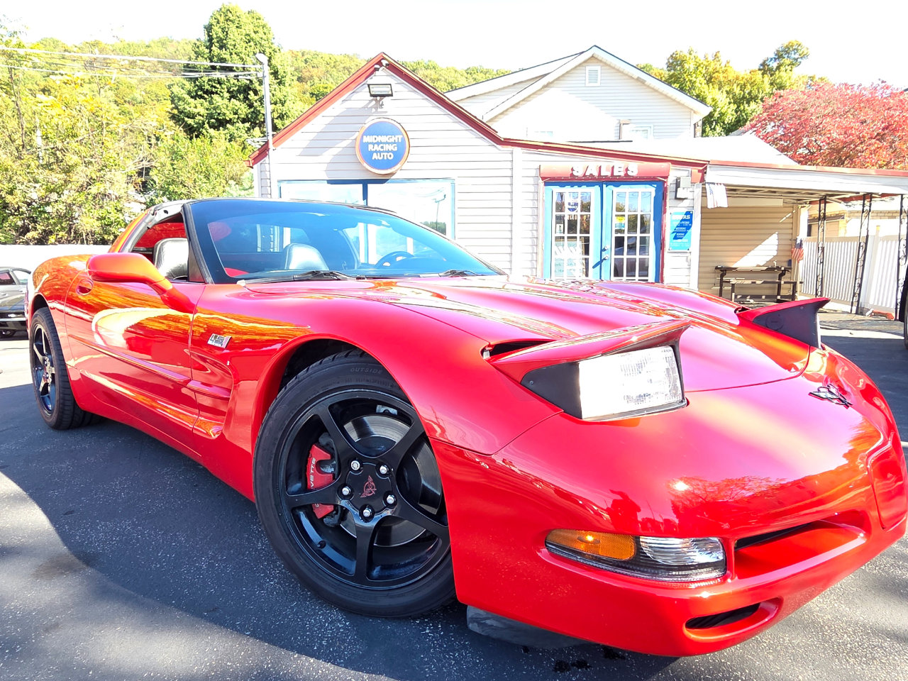 Used 2000 Chevrolet Corvette Coupe w/ Roof Pkg image 2