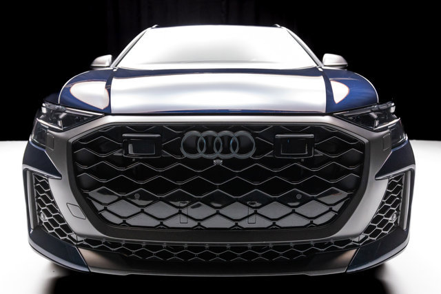 Used 2025 Audi RS Q8 performance image 31