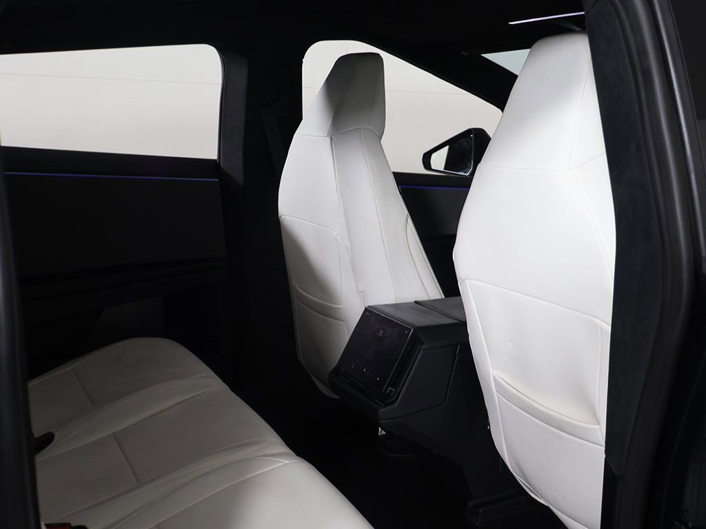 Used 2024 Tesla Cybertruck AWD Crew Cab image 34