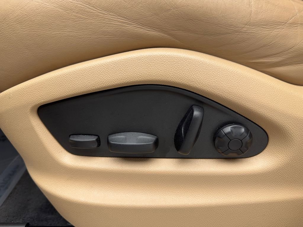 Used 2023 Porsche Cayenne Platinum Edition image 58