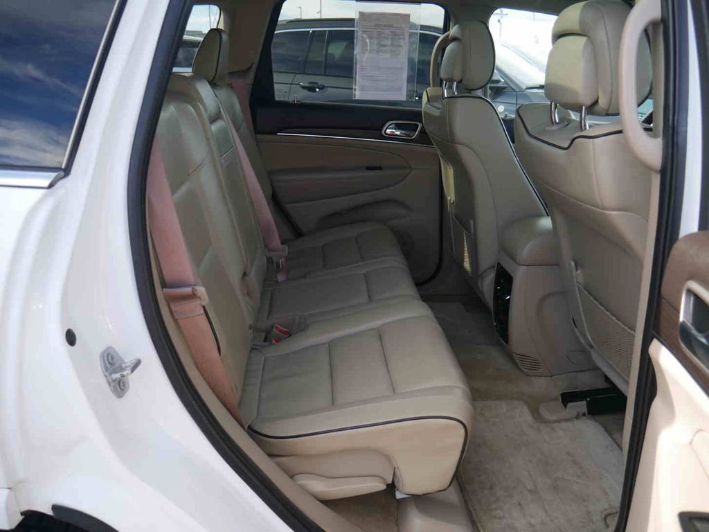 Used 2017 Jeep Grand Cherokee Overland w/ Jeep Active Safety Group image 24