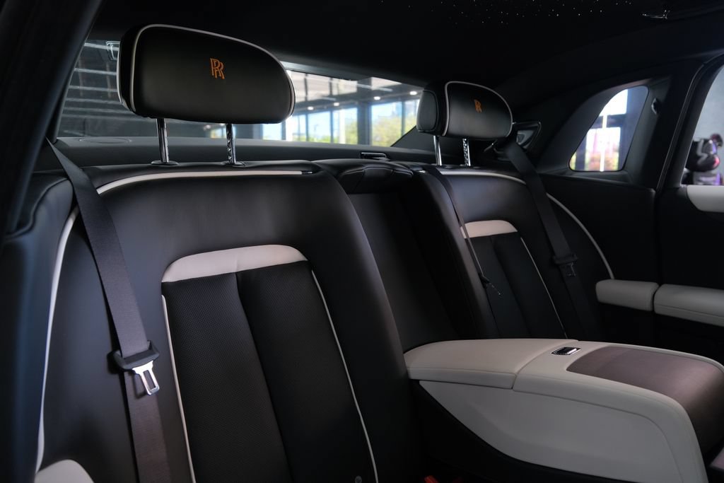 Used 2027 Rolls-Royce Ghost AWD/4WD image 21
