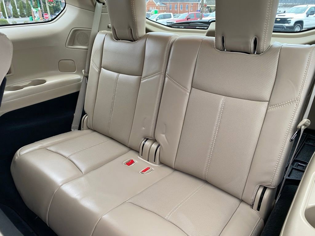Used 2020 Nissan Pathfinder Platinum w/ Cargo Package image 18
