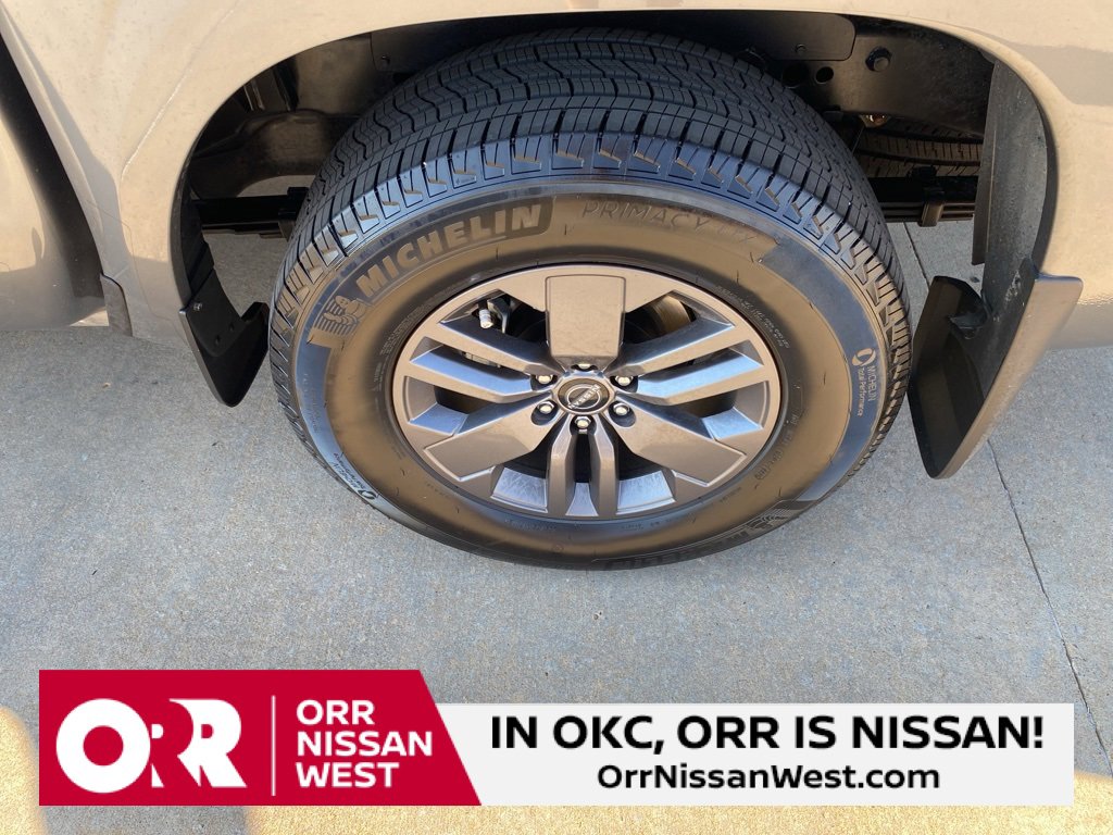 Used 2025 Nissan Frontier SV w/ SV Convenience Package image 11