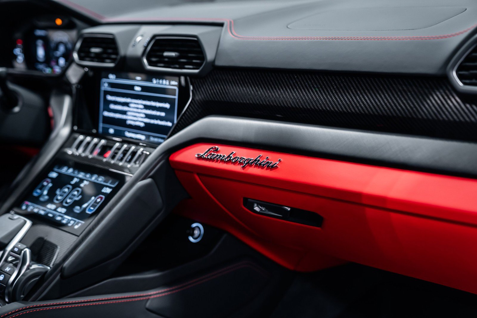 Used 2024 Lamborghini Urus S image 19