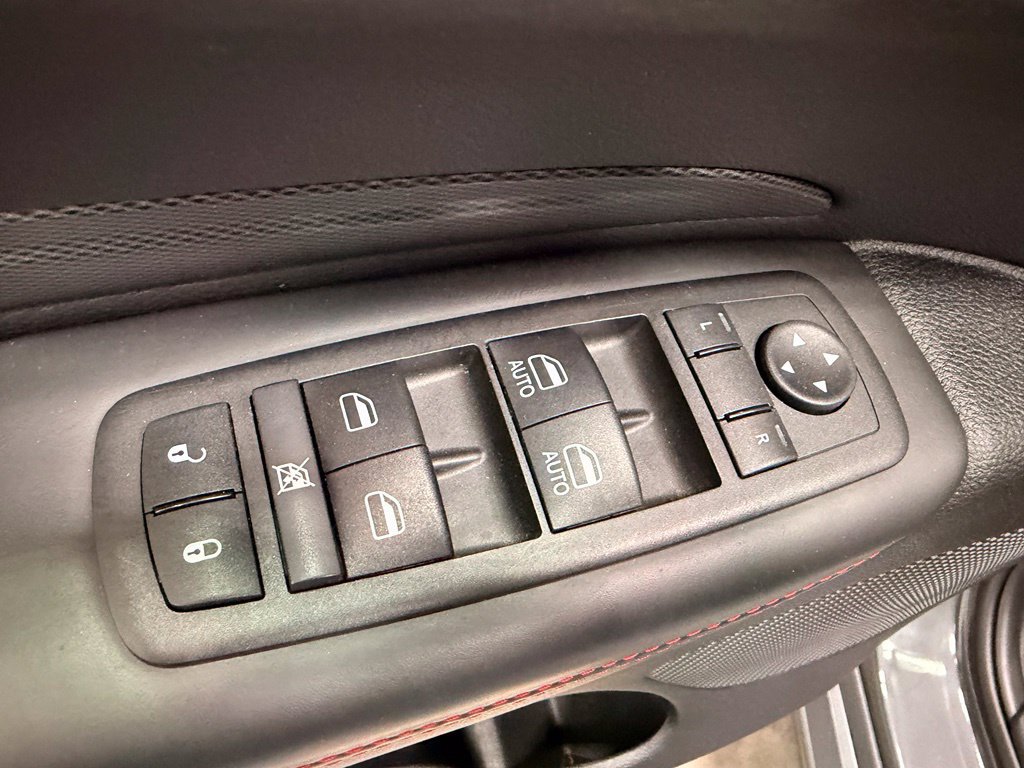 Used 2025 Dodge Durango R/T AWD/4WD image 23