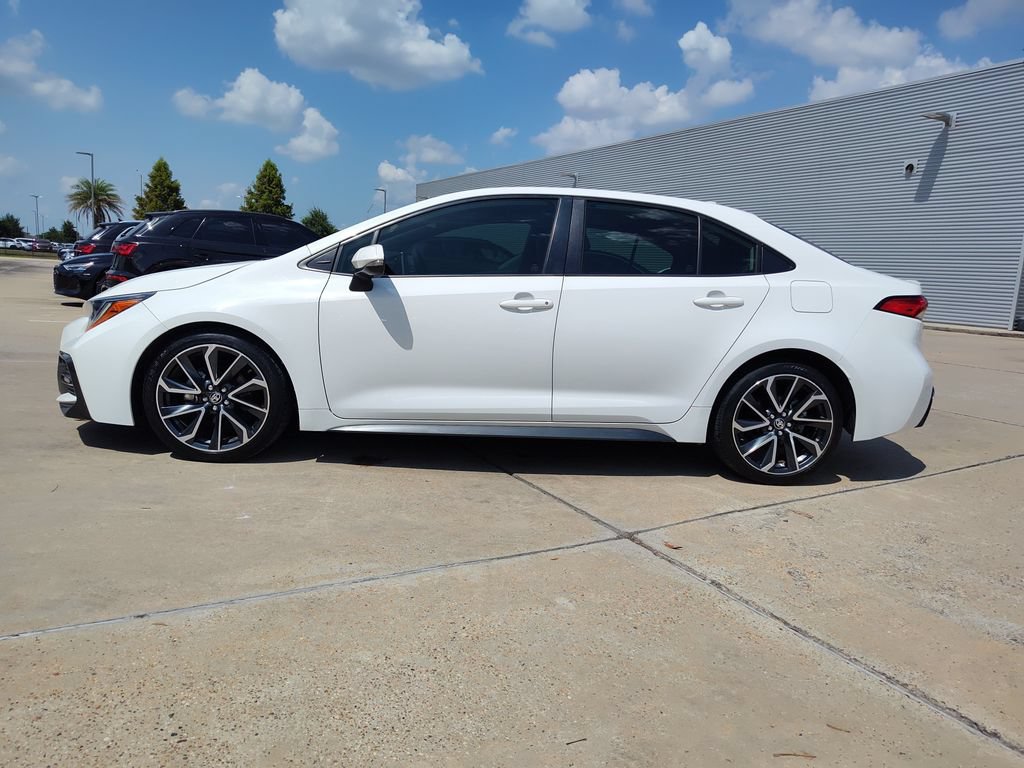 Used 2021 Toyota Corolla SE w/ SE Premium Package FWD image 4