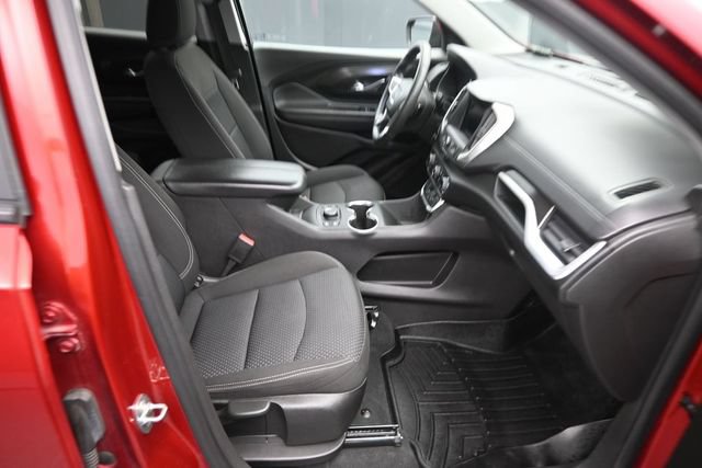 Used 2022 GMC Terrain SLE w/ Driver Convenience Package FWD image 10
