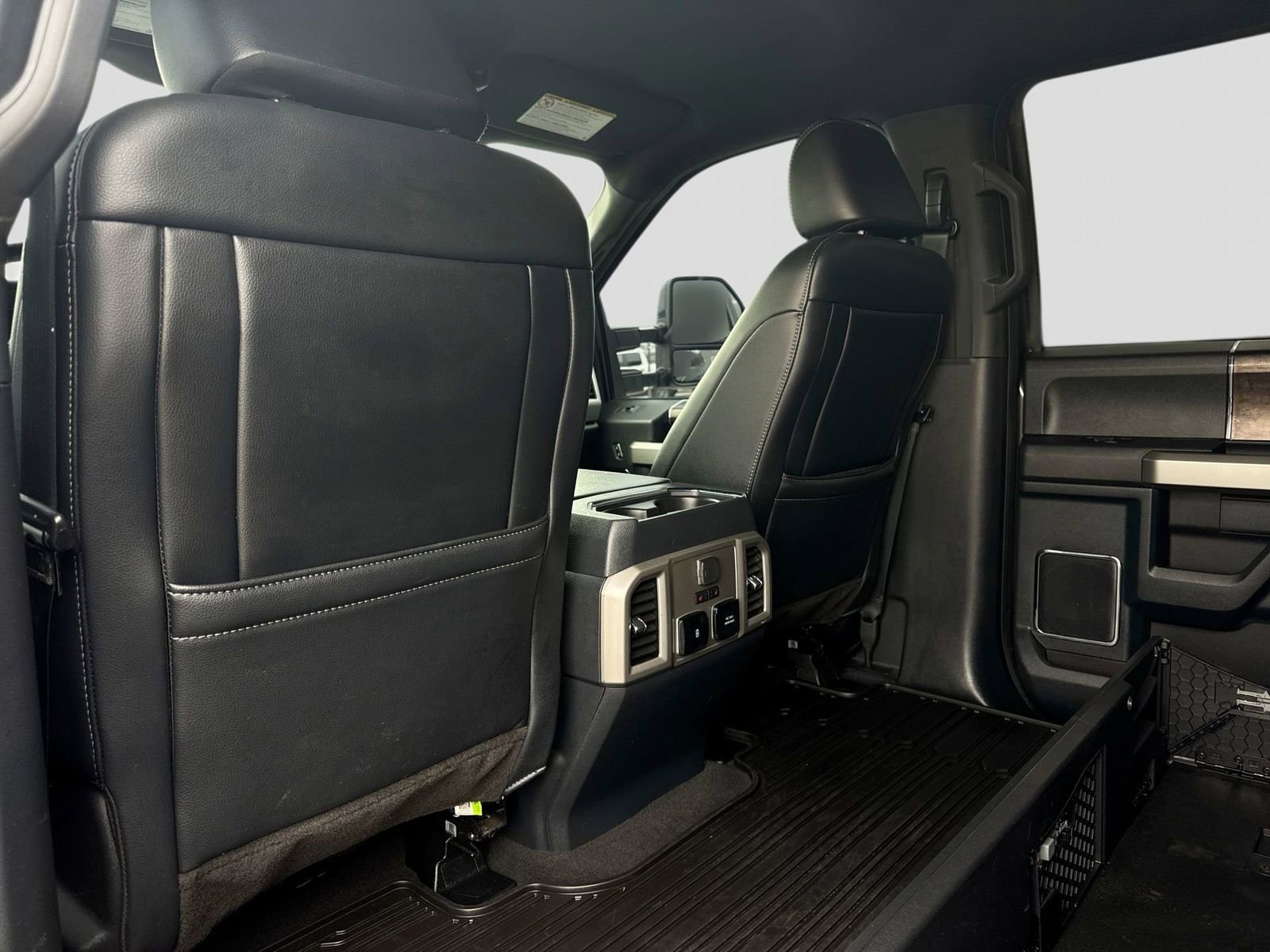 Certified 2022 Ford F250 Lariat w/ Tremor Off-Road Package image 43