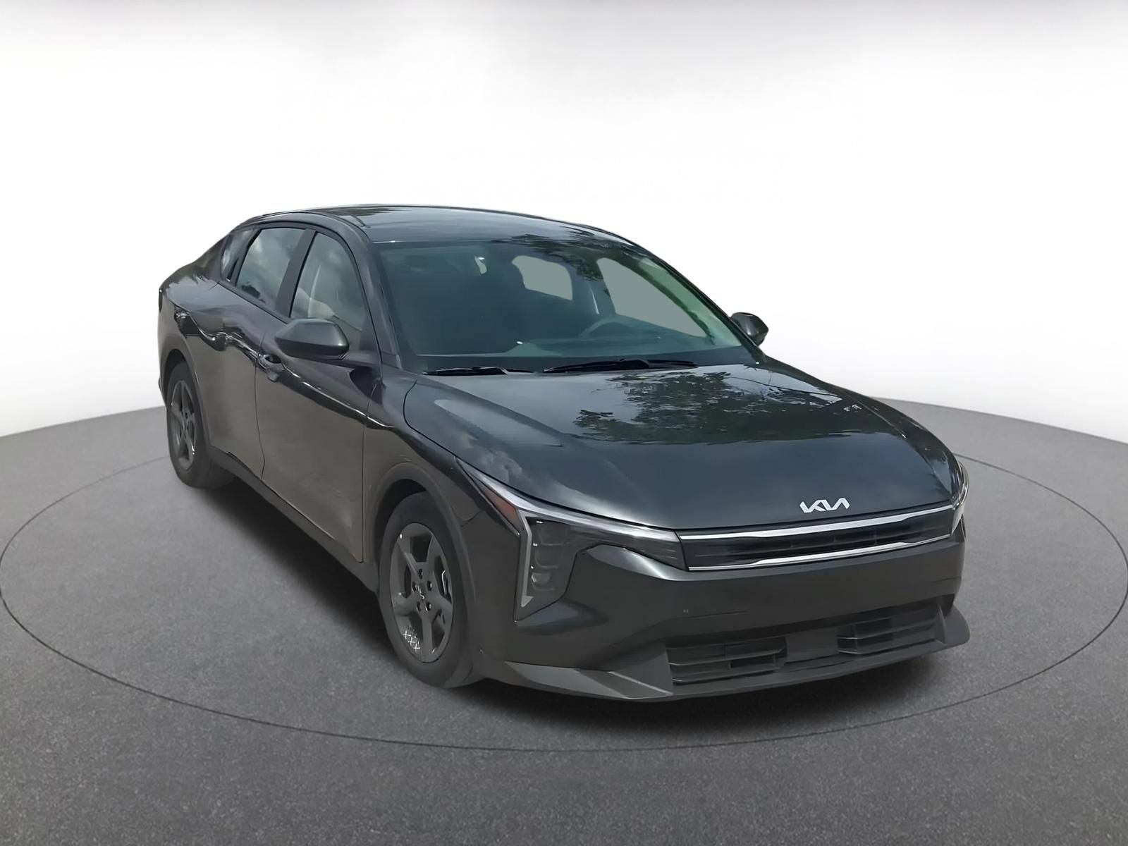 Used 2025 Kia K4 FWD image 3