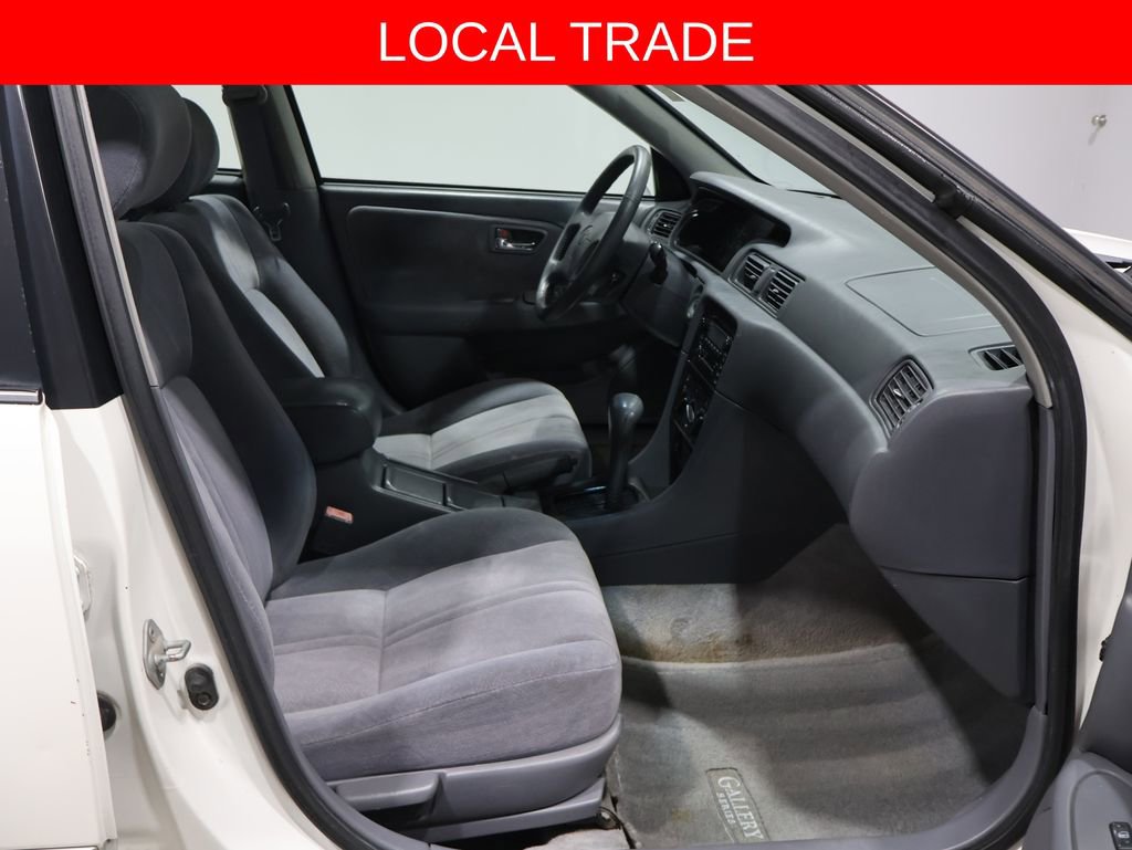 Used 2001 Toyota Camry LE FWD image 4