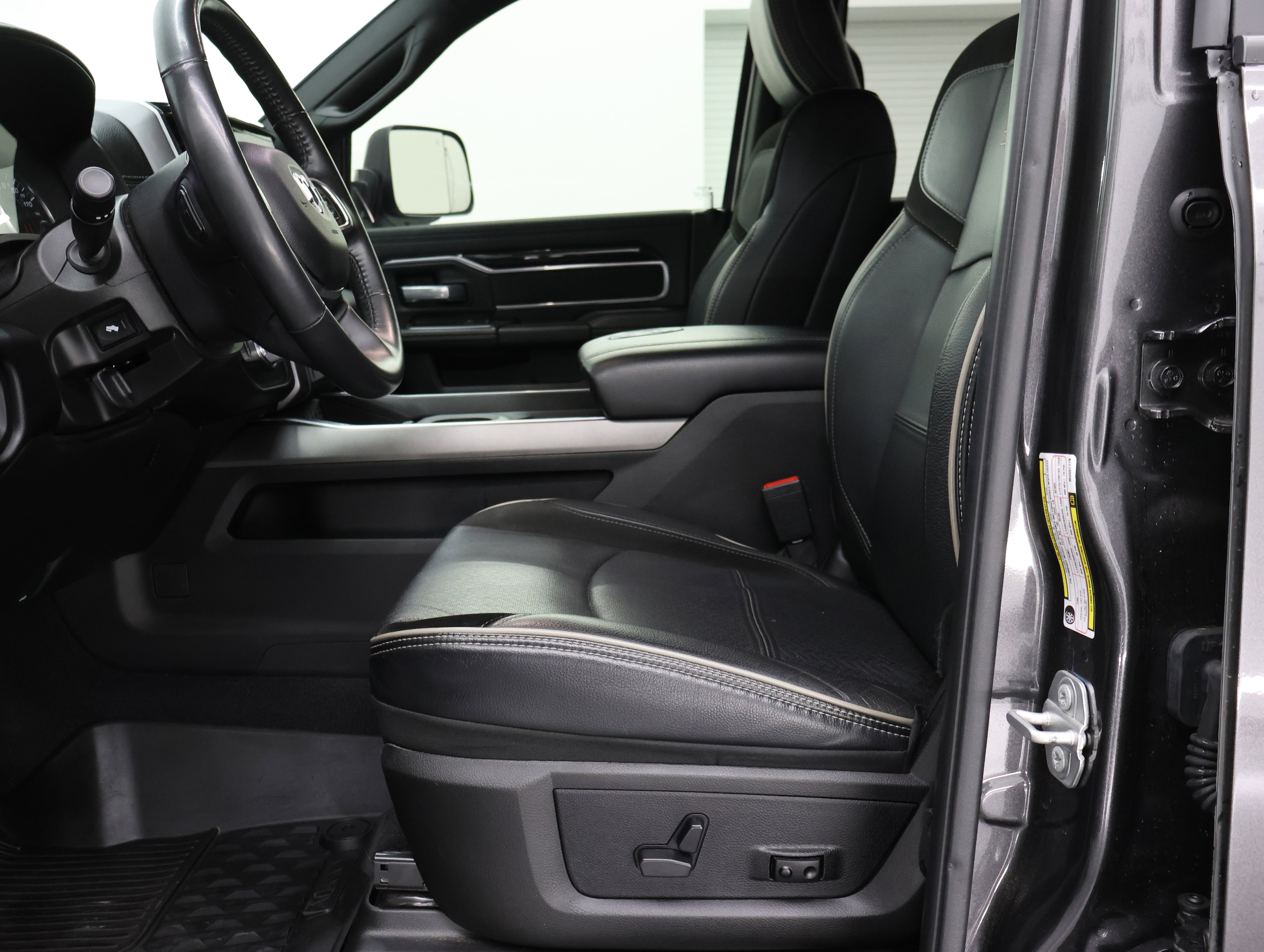 Used 2021 RAM 2500 Laramie image 8