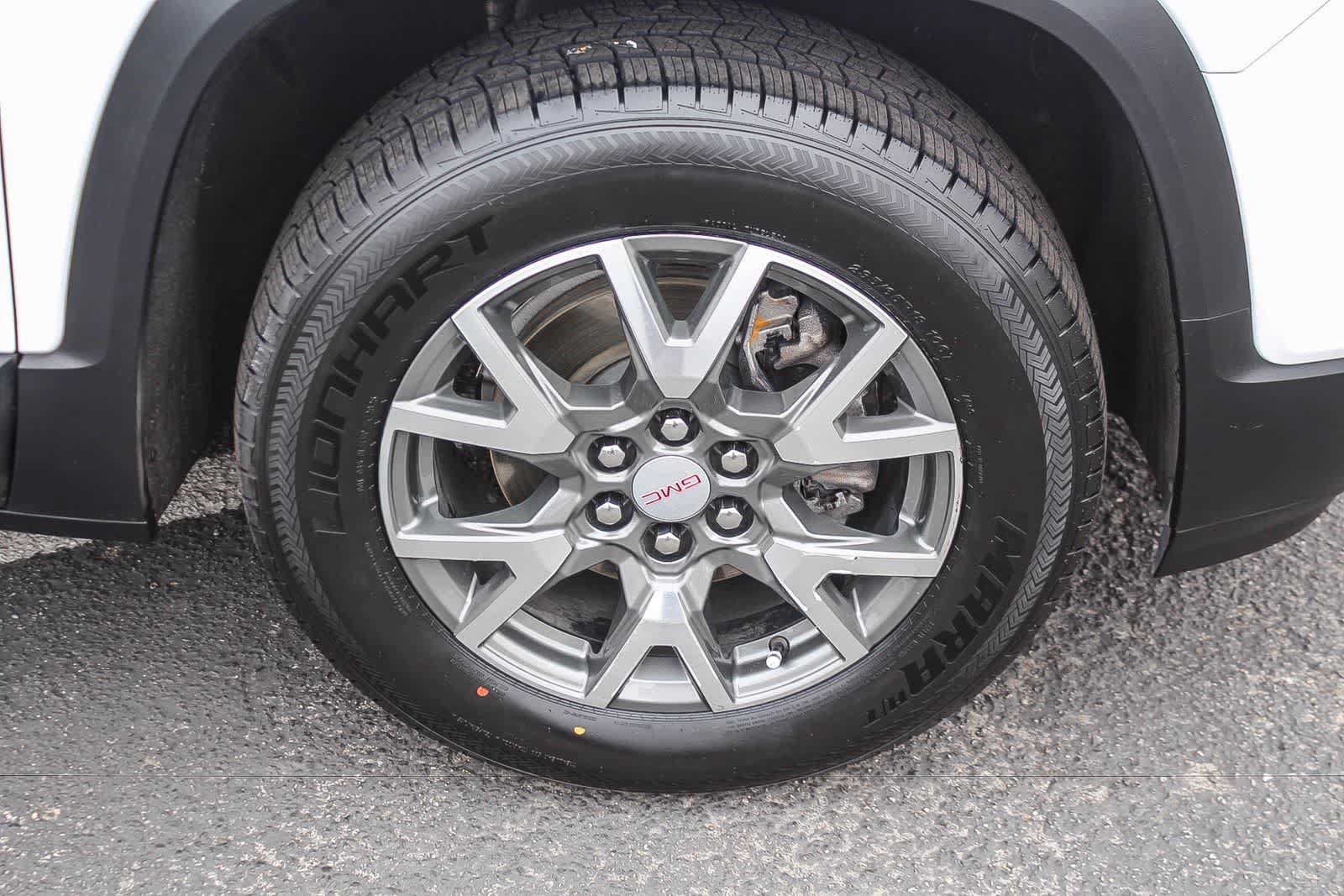 Used 2023 GMC Acadia SLE w/ Driver Convenience Package FWD image 13