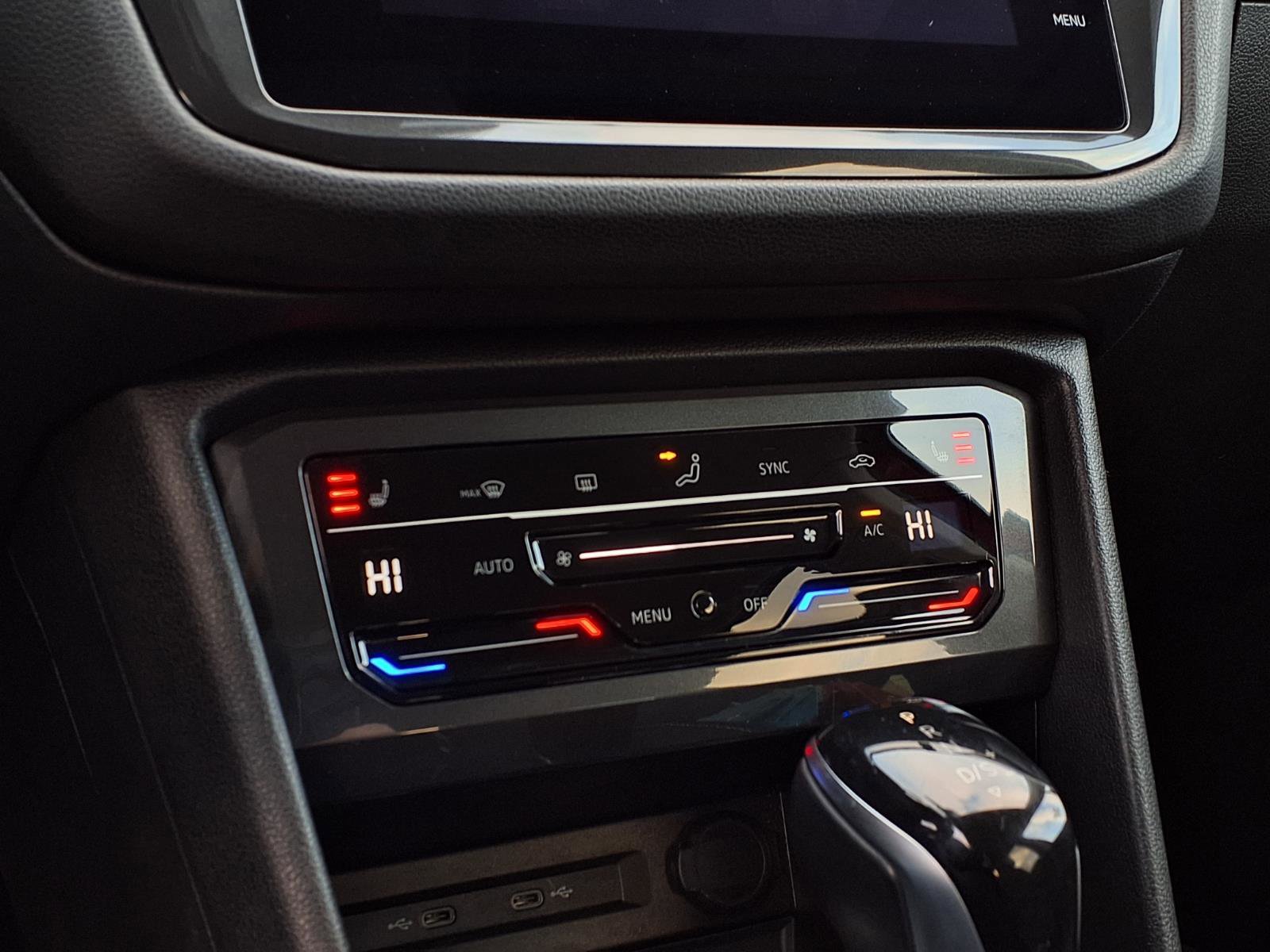 Used 2022 Volkswagen Tiguan SE image 19