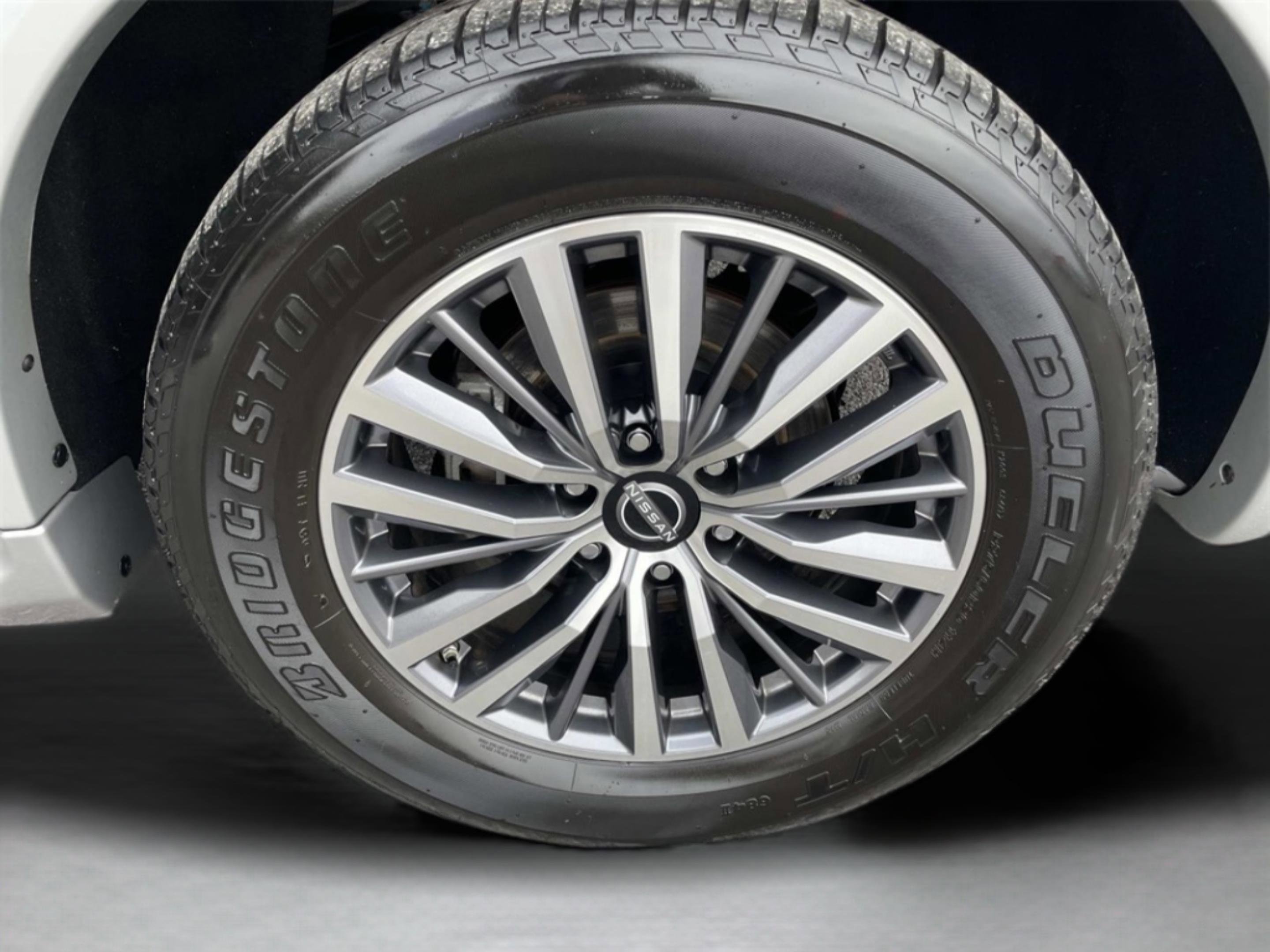 Used 2024 Nissan Armada SL w/ Captain's Chairs Package image 12