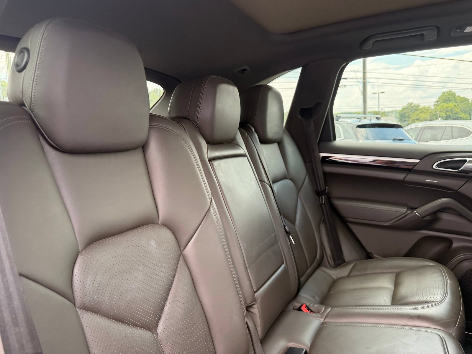 Used 2017 Porsche Cayenne AWD/4WD image 30