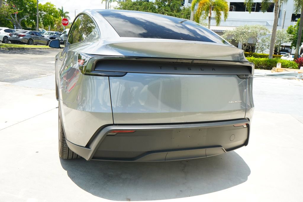 Used 2026 Tesla Model Y AWD image 10