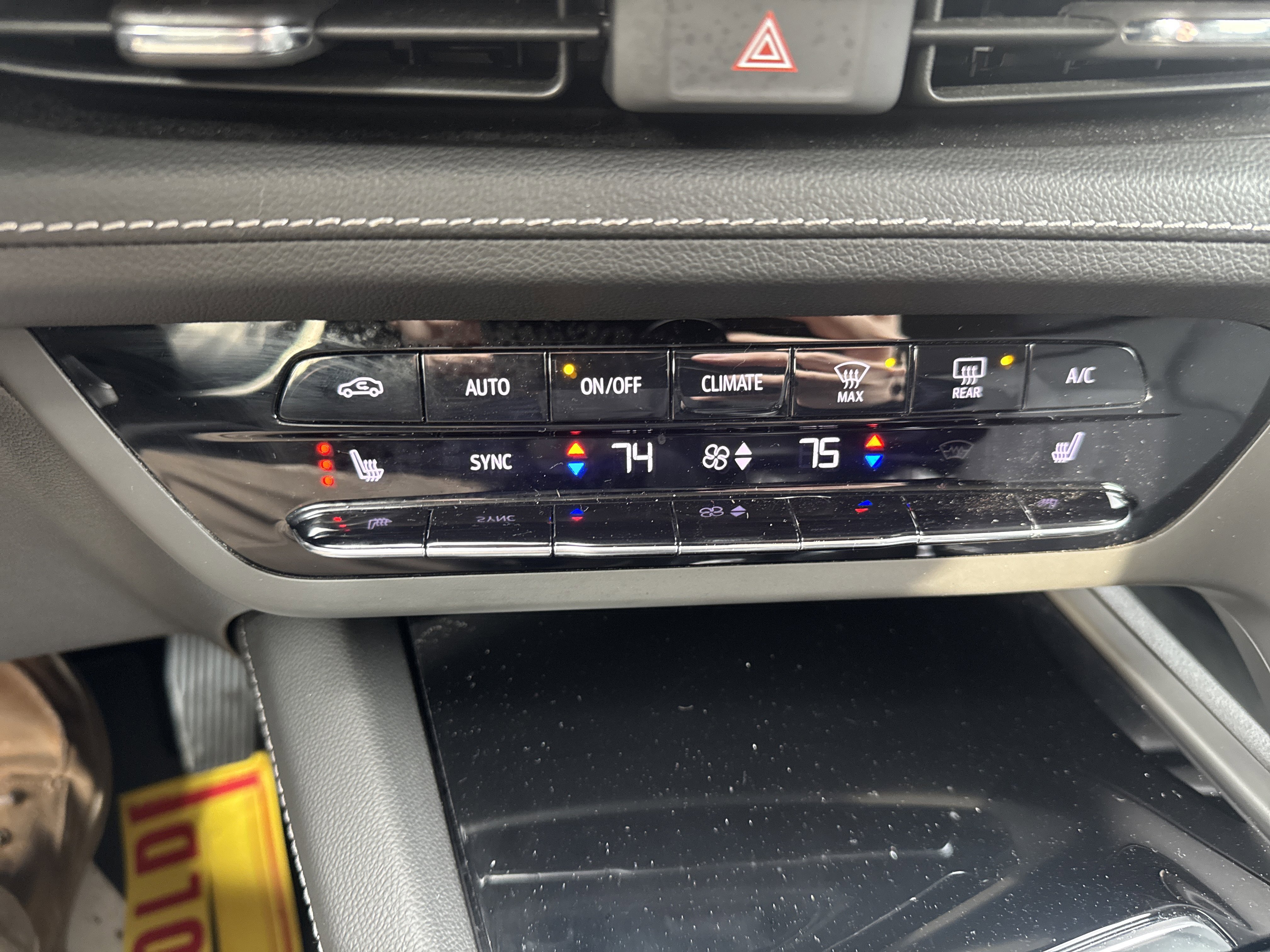 Used 2023 Buick Envision Essence image 27