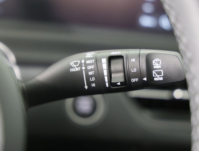 New 2025 Kia Seltos SX w/ SX Sunroof Package image 22