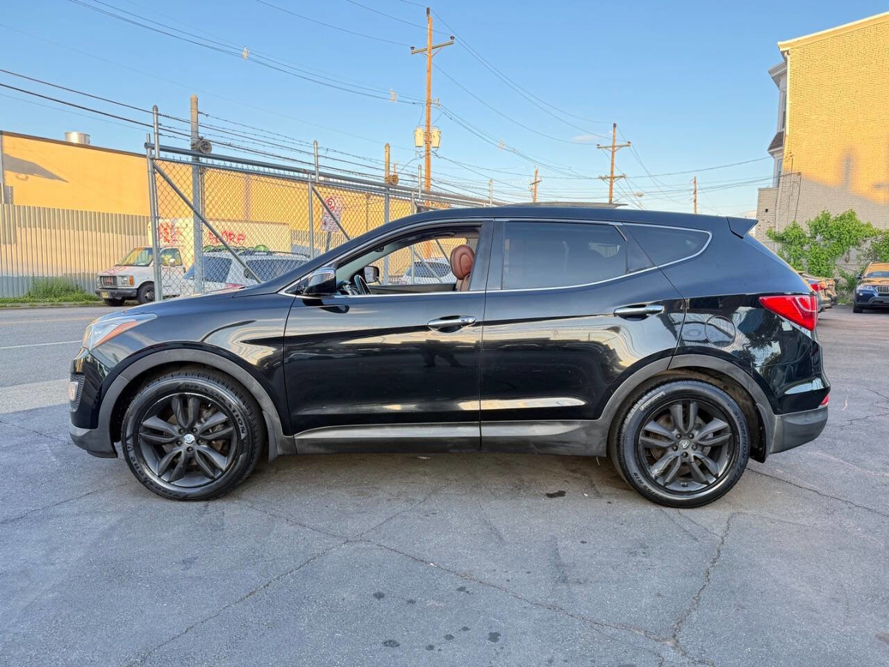 Used 2013 Hyundai Santa Fe Sport 2.0T w/ Technology Pkg AWD/4WD image 3