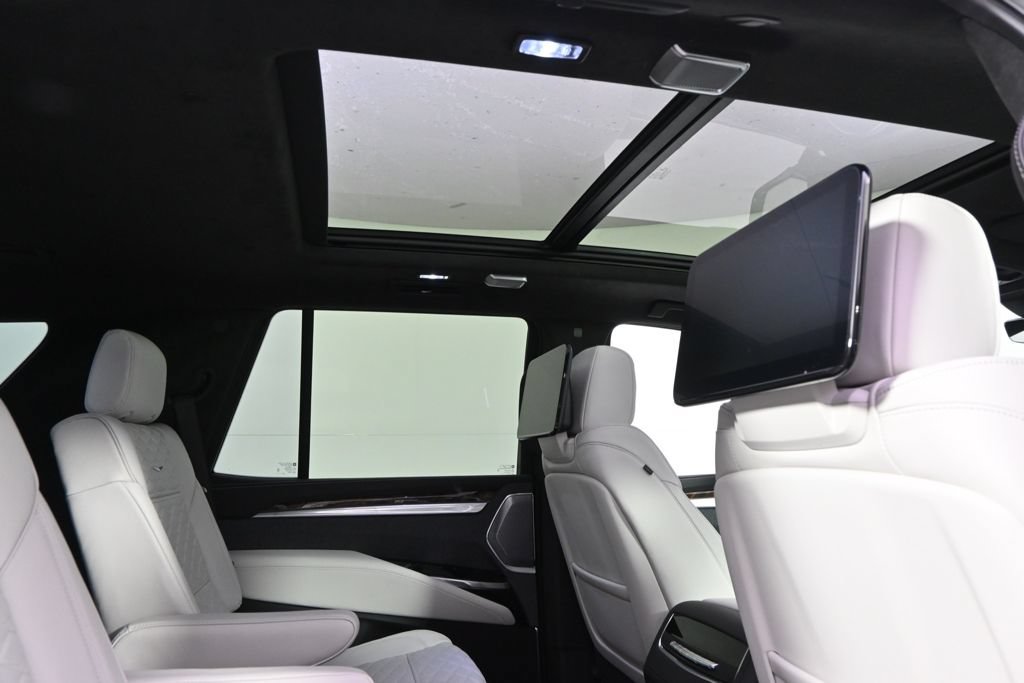 New 2026 Cadillac Escalade Platinum Sport w/ LPO, ONYX Package AWD/4WD image 17