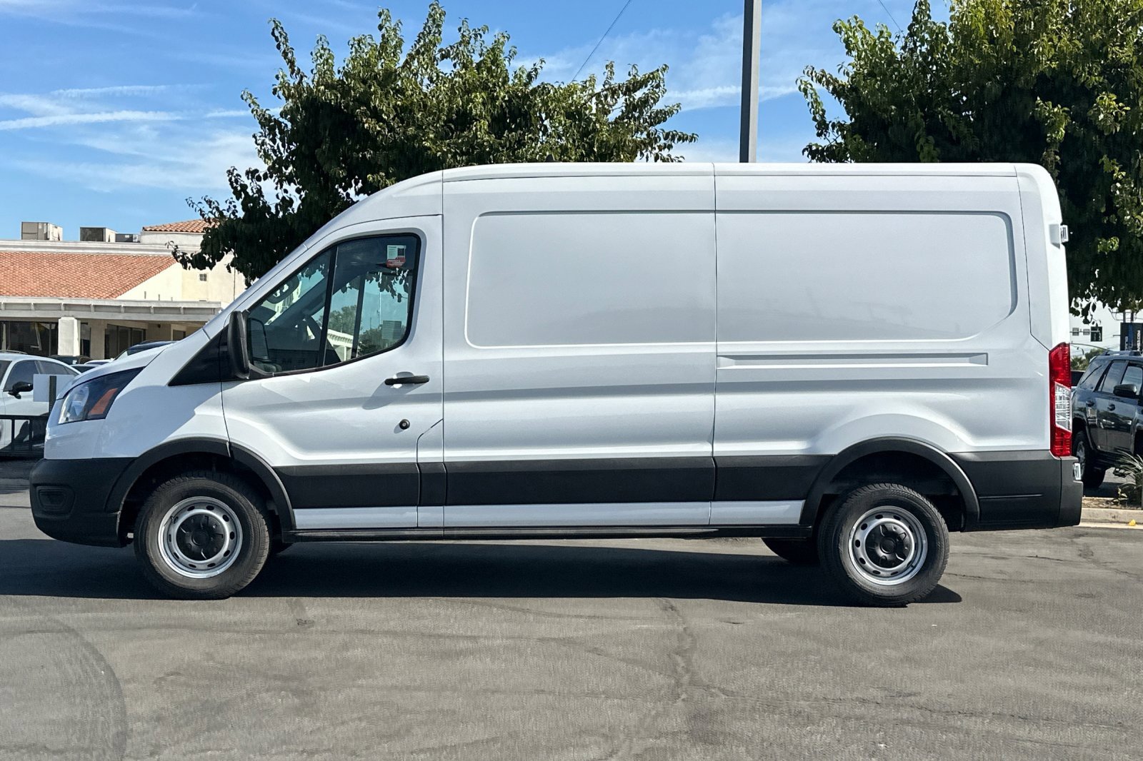 New 2025 Ford Transit 250 148 Medium Roof image 7