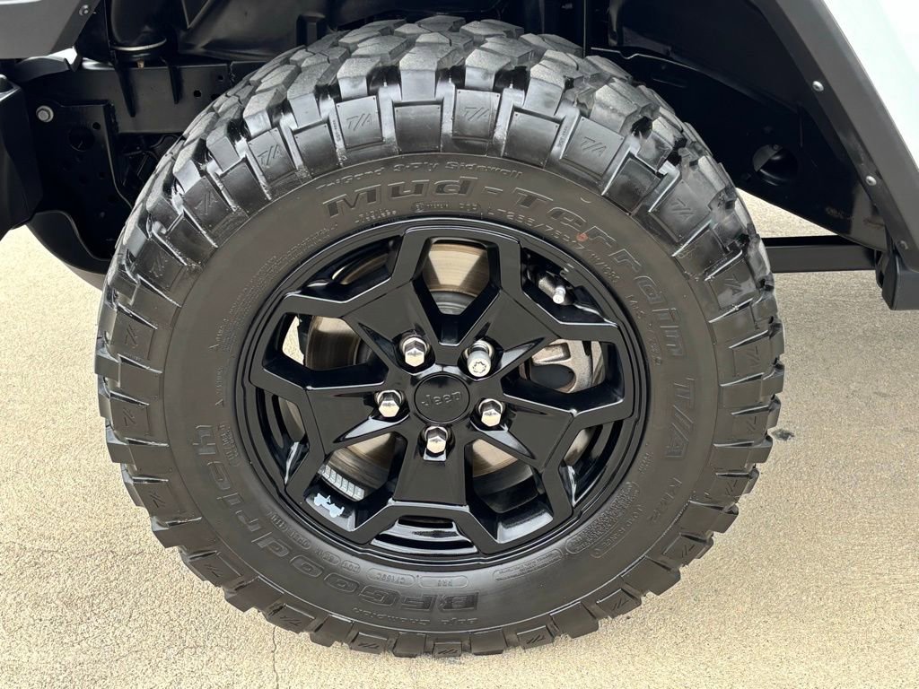 Used 2022 Jeep Gladiator Willys image 29