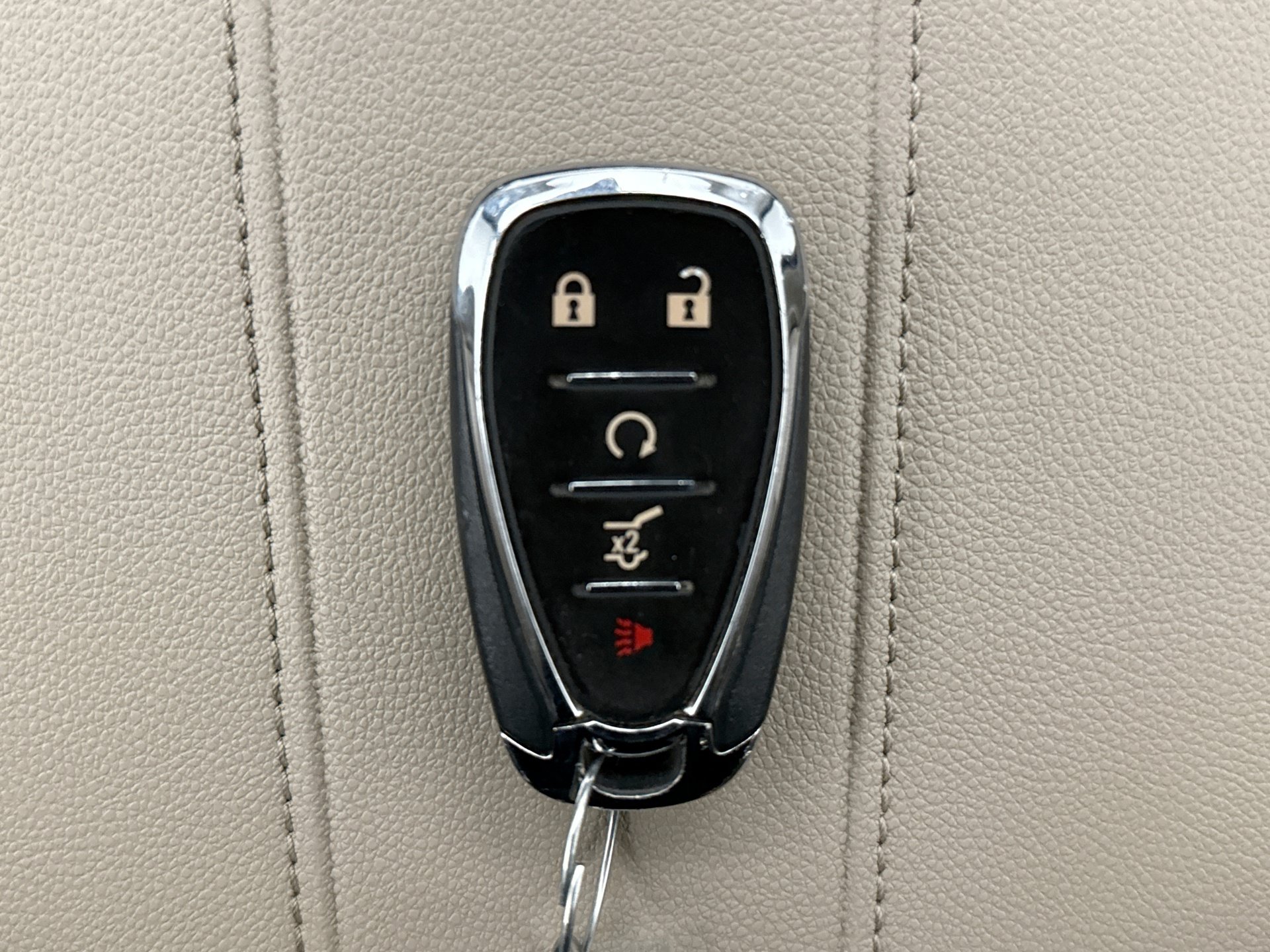 Used 2023 Chevrolet Traverse LT w/ LPO, Floor Liner Package AWD/4WD image 23