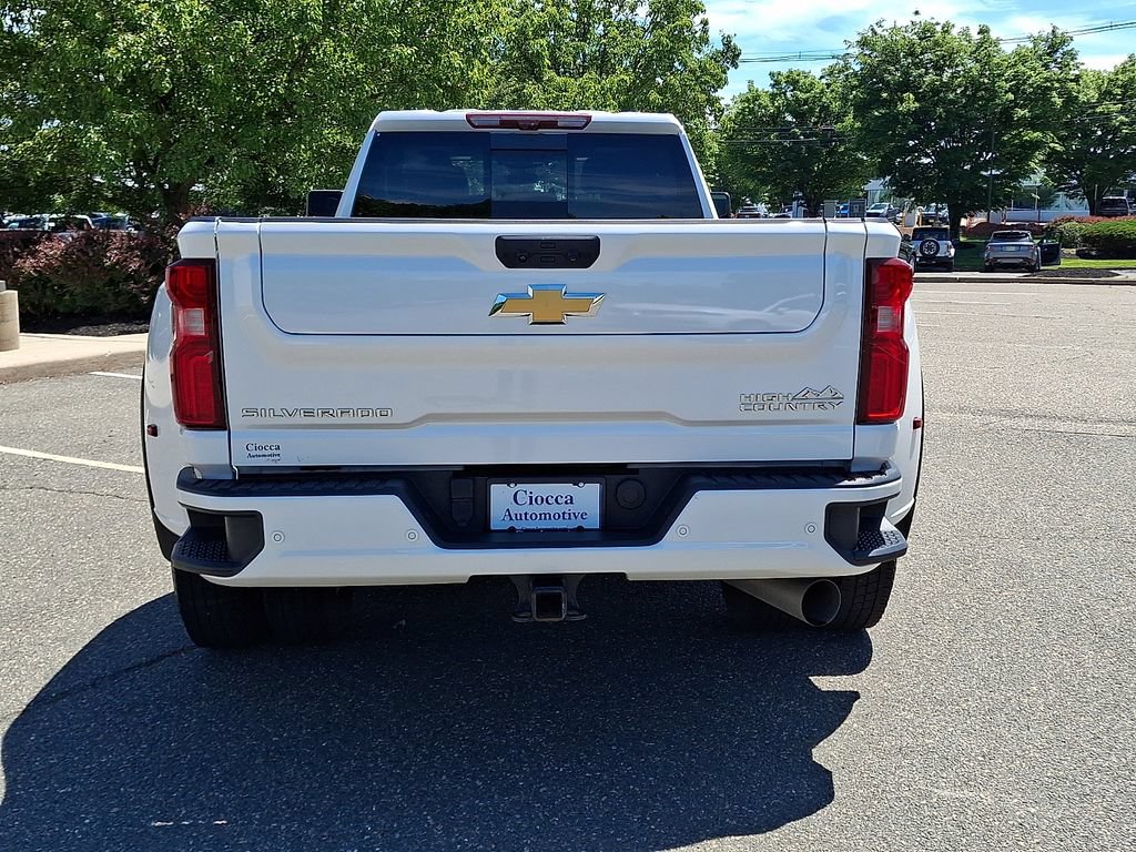 Used 2024 Chevrolet Silverado 3500 High Country w/ High Country Premium Package AWD/4WD image 8