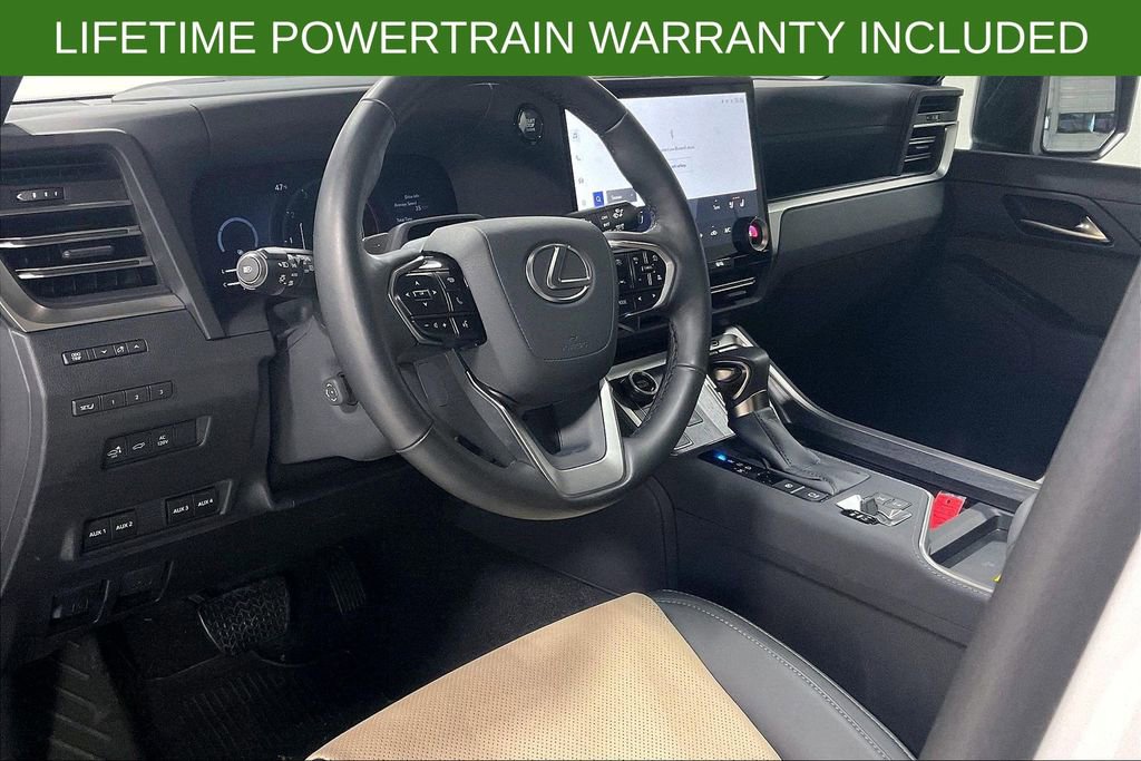 Used 2025 Lexus GX 550 image 16