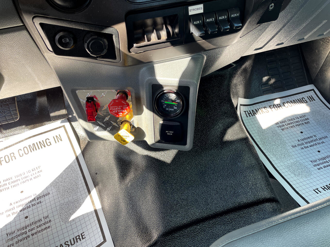 Used 2018 Ford F750 2WD Regular Cab Super Duty image 9