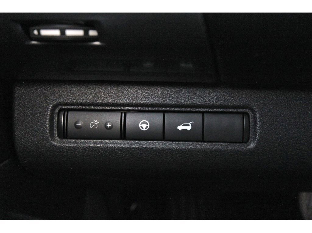 Used 2023 Nissan Pathfinder SL w/ Black Appearance Package image 23
