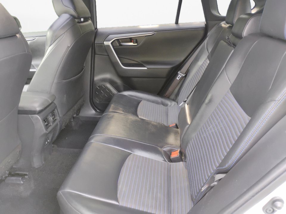 Used 2020 Toyota RAV4 XSE w/ XSE Grade Weather Package AWD/4WD image 16