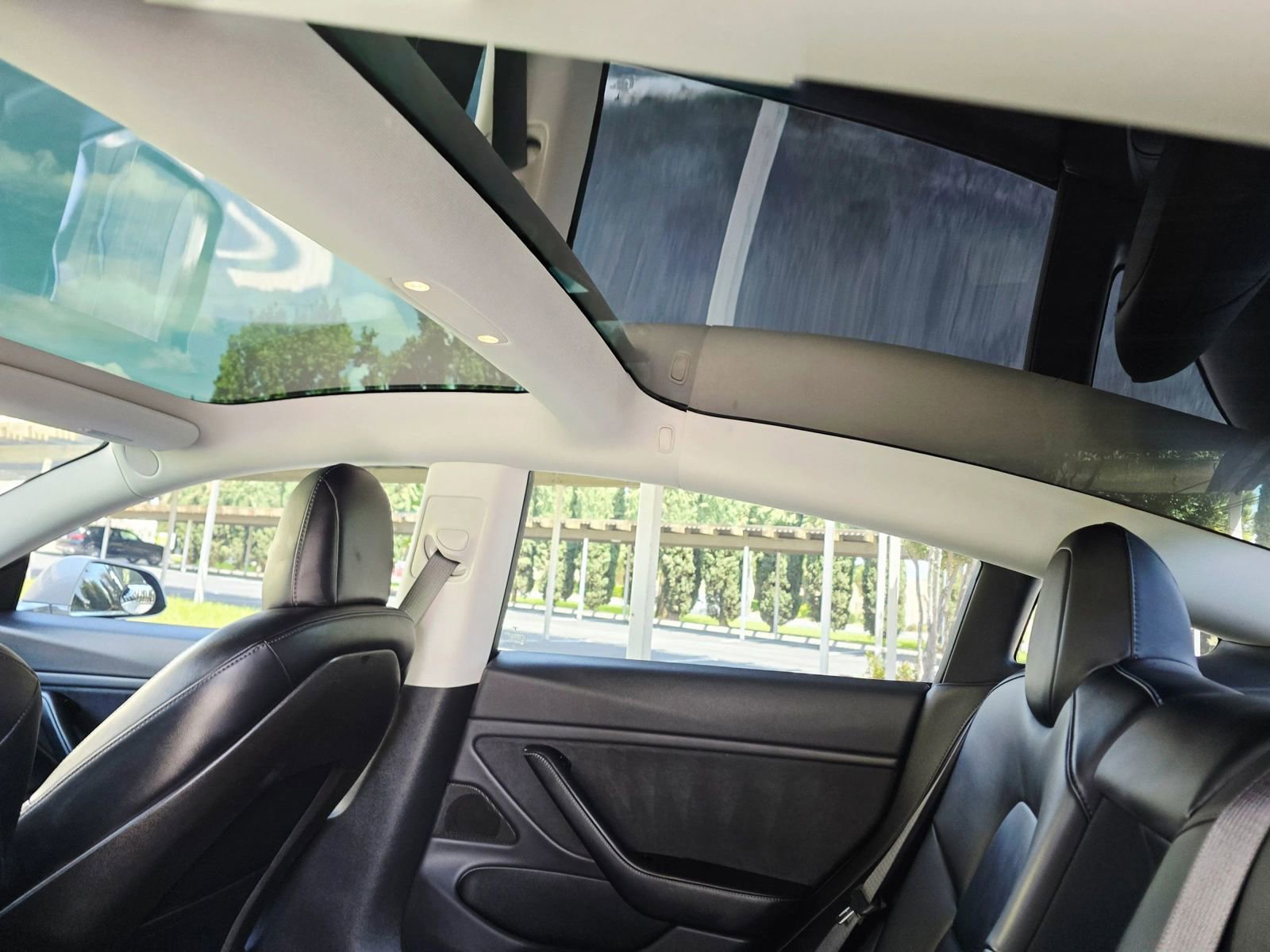 Used 2017 Tesla Model 3 Long Range RWD image 37