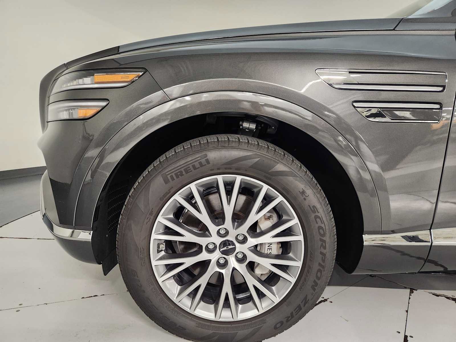 Used 2025 Genesis GV80 2.5T Standard AWD/4WD image 11