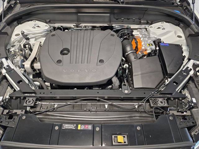 New 2027 Volvo XC60 T8 Plus AWD/4WD image 17