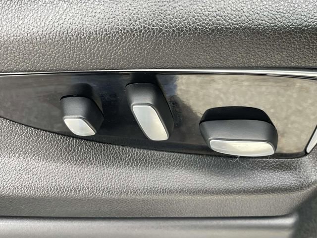 Used 2020 Cadillac Escalade Luxury image 15