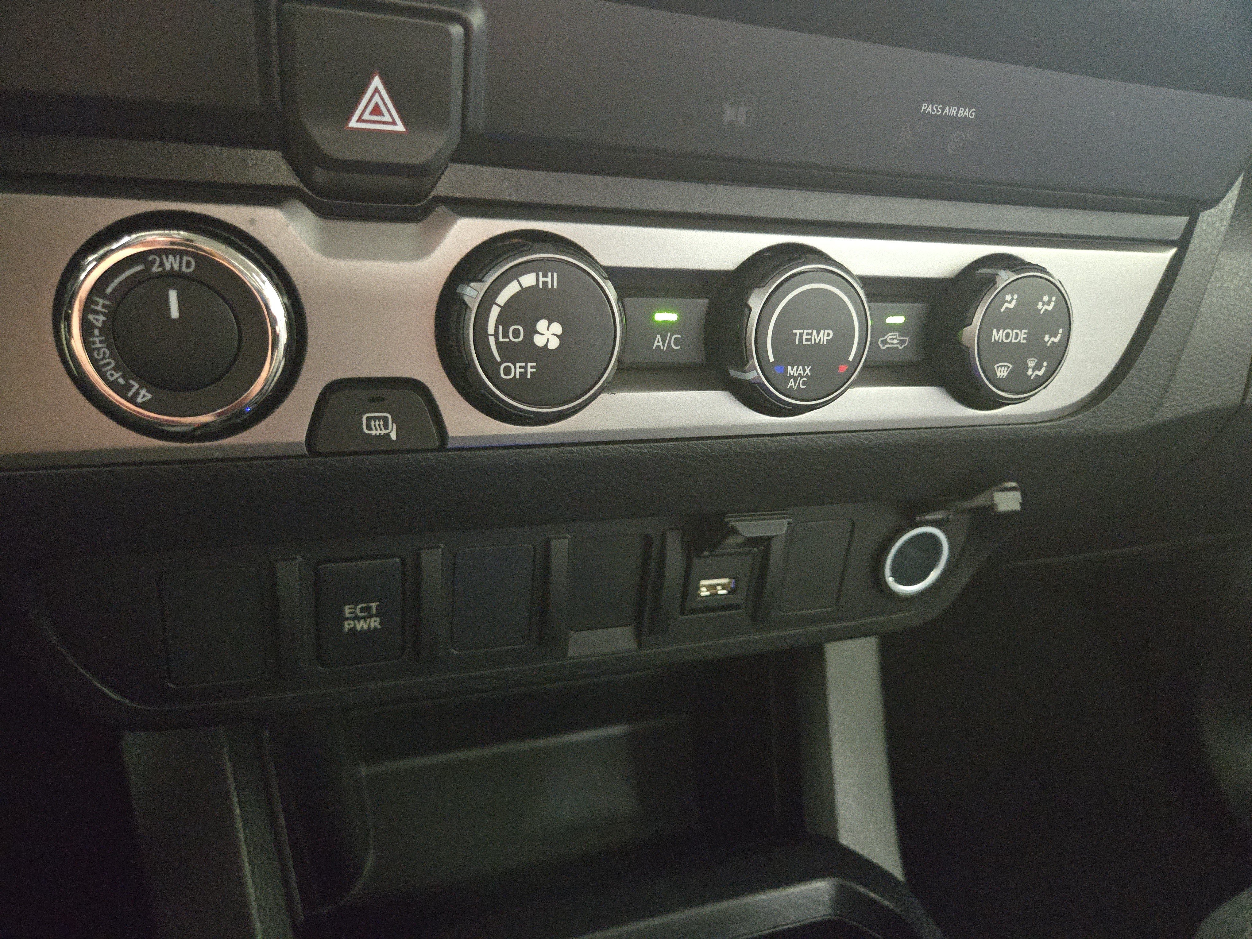 Used 2020 Toyota Tacoma SR AWD/4WD image 24